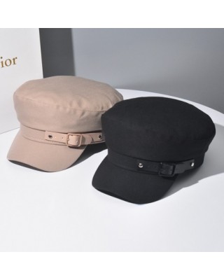 Gorra militar con cinturón...